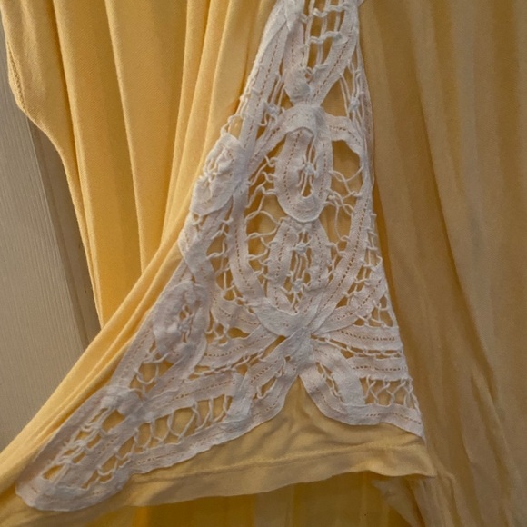 Beautiful Lace Detailed Tunic - Picture 3 of 5